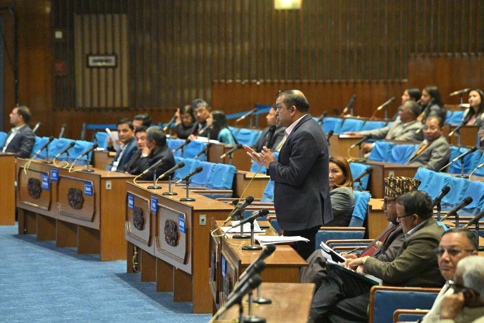 गगनले भने- अख्तियारले डामेका, सहकारी ठग्ने र दुई-चार थान नागरिकता राख्नेलाई घर पठाएर अनुसन्धान गरौँ